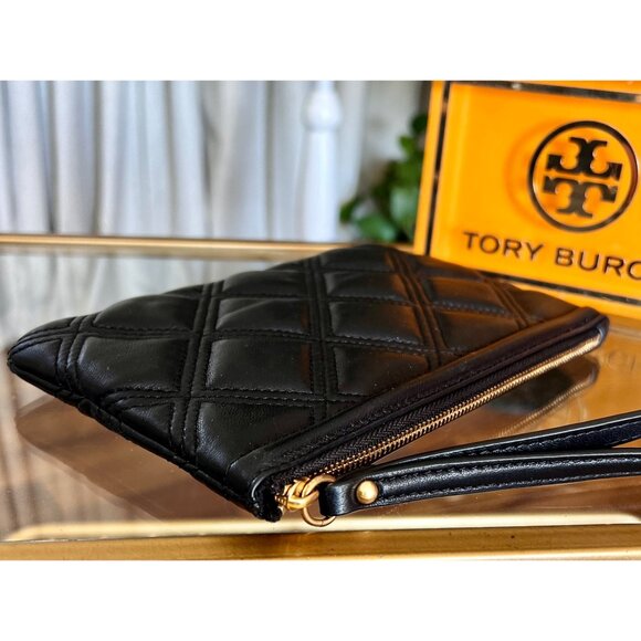 AUTHENTIC TORY BURCH BLACK QUILTED LEATHER FLEMING WRISTLET - Picture 8 of 10